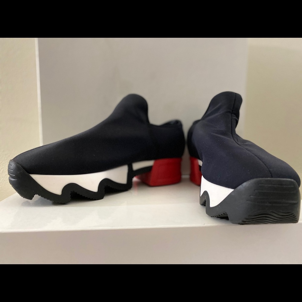 Black waterproof shoes